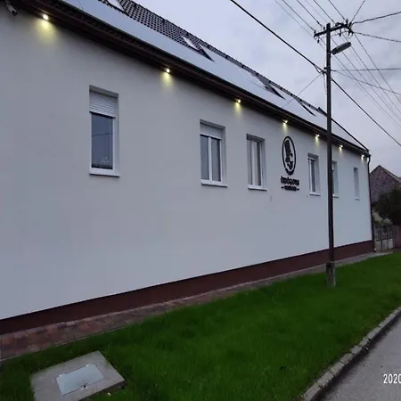 Guest house Ordoglovas Vendeghaz Bajna